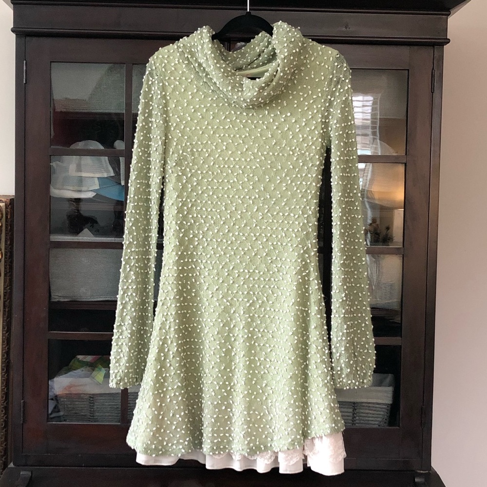 Pea Green dress - Altr’d State. Size small